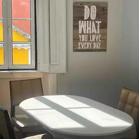 Apartment Incredible View Of The Grace Church